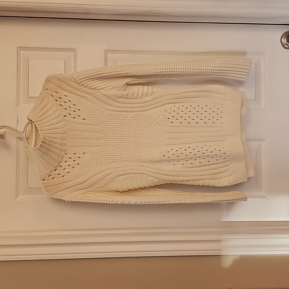Devoted Luxury Apparel White Knit Sweater. Size S.